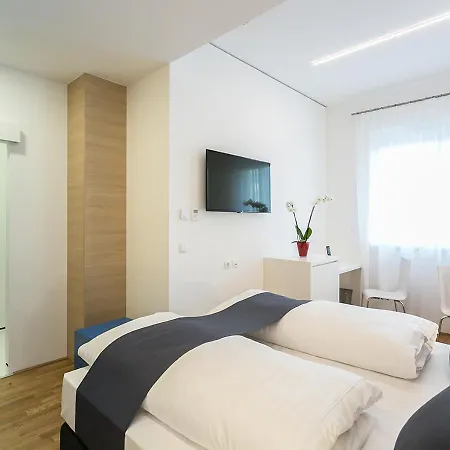 Otel Shome I Self Check-in I Free Parking