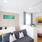 Hotel Shome I Self-check-in I Free Parking 4*