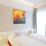 Hotel Shome I Self-check-in I Free Parking 4*