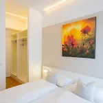 Hotel Shome I Self-check-in I Free Parking 4*