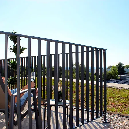 Hotel Shome I Self-check-in I Free Parking 4*