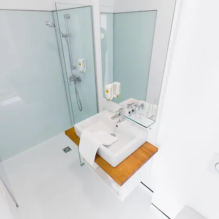 Otel Shome I Self Check-in I Free Parking Graz