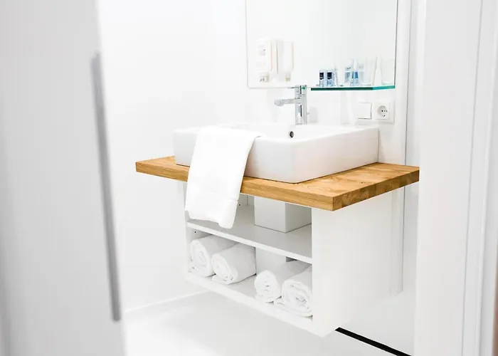 Shome I Self-check-in I Free Parking Hotel