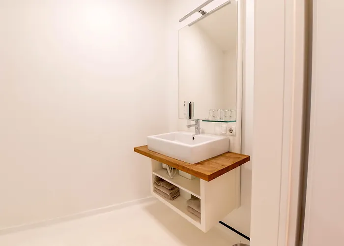 Shome I Self-check-in I Free Parking Otel 4*