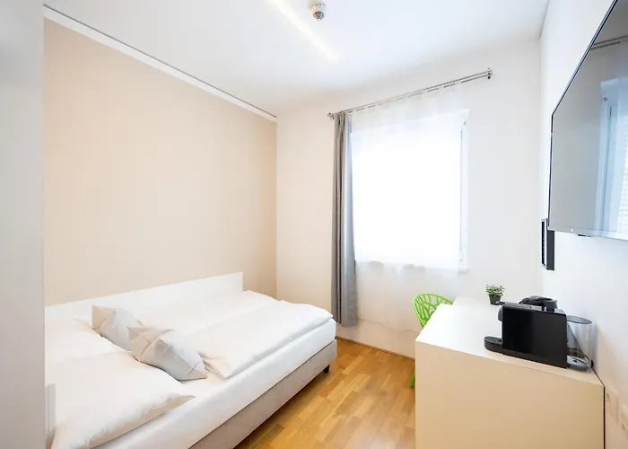 Shome I Self-check-in I Free Parking 4*